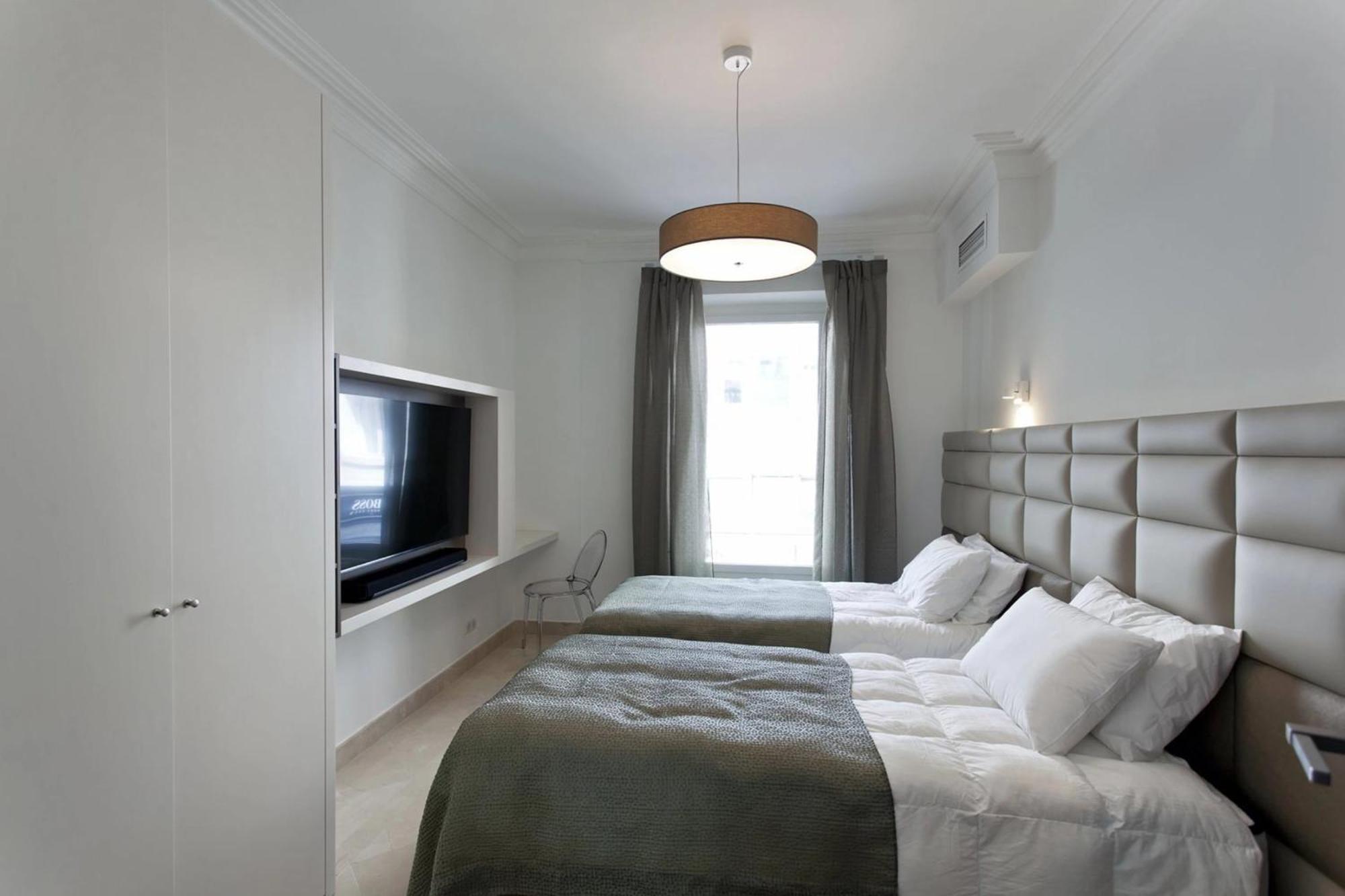 Ref 1208 - - 5mins To Palais Des Festivals