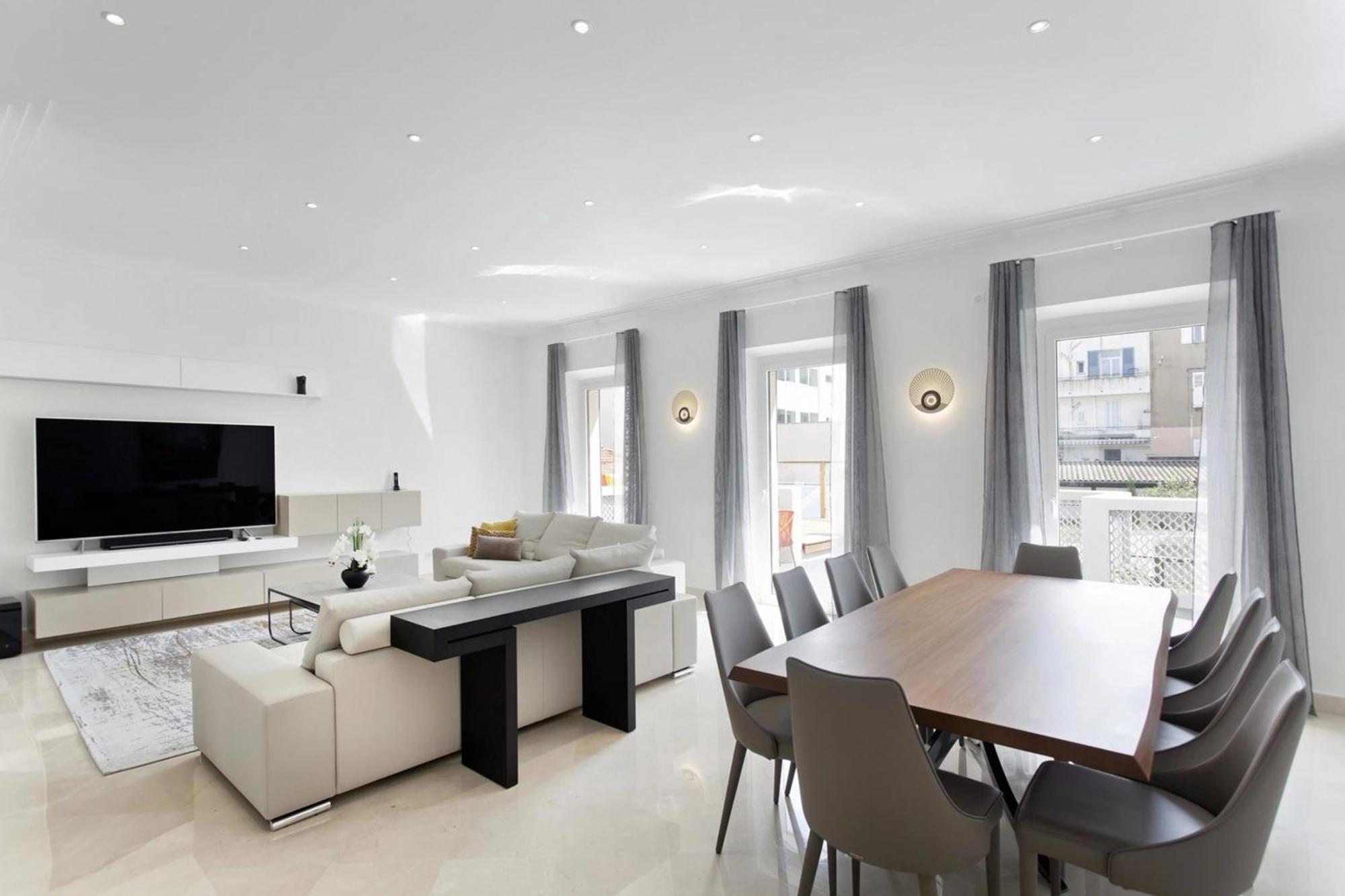 Ref 1208 - - 5mins To Palais Des Festivals * Cannes